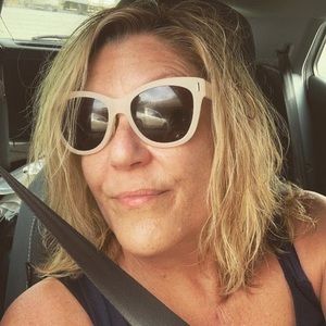 Meet your Posher, Sandi